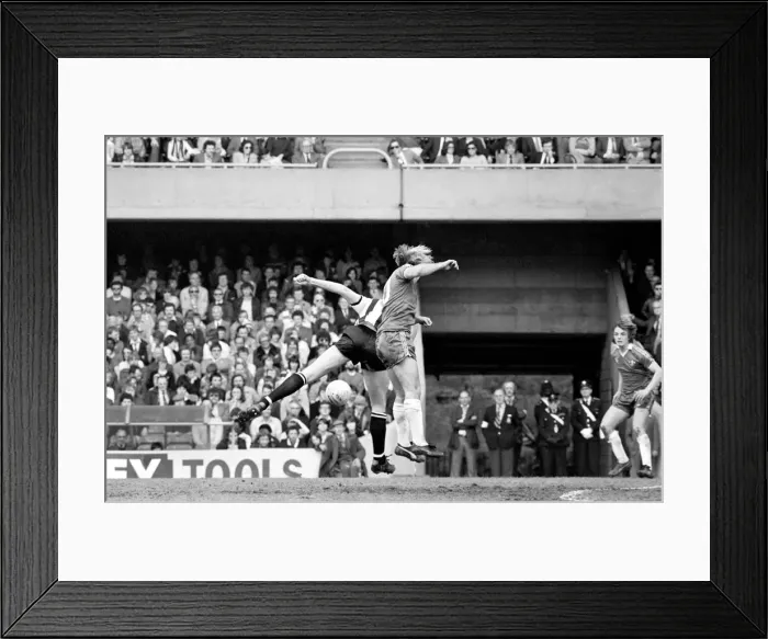 Framed Print : English Division 2 football. Chelsea 1 v. Notts County 0. April 1980 LF03-01-047