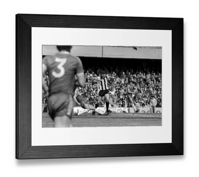 Framed Print : English Division 2 football. Chelsea 1 v. Notts County 0. April 1980 LF03-01-149