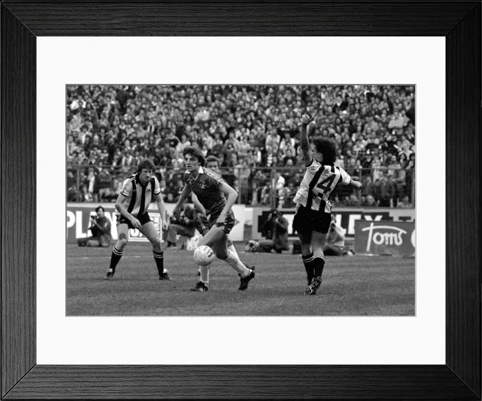 Framed Print : English Division 2 football. Chelsea 1 v. Notts County 0. April 1980 LF03-01-093 Framed Print : English Division 2 football. Chelsea 1 v. Notts County 0. April 1980 LF03-01-093