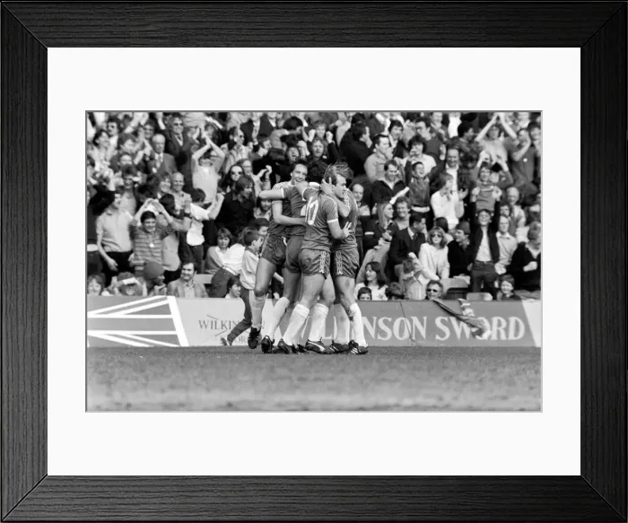 Framed Print : English Division 2 football. Chelsea 1 v. Notts County 0. April 1980 LF03-01-120 Framed Print : English Division 2 football. Chelsea 1 v. Notts County 0. April 1980 LF03-01-120