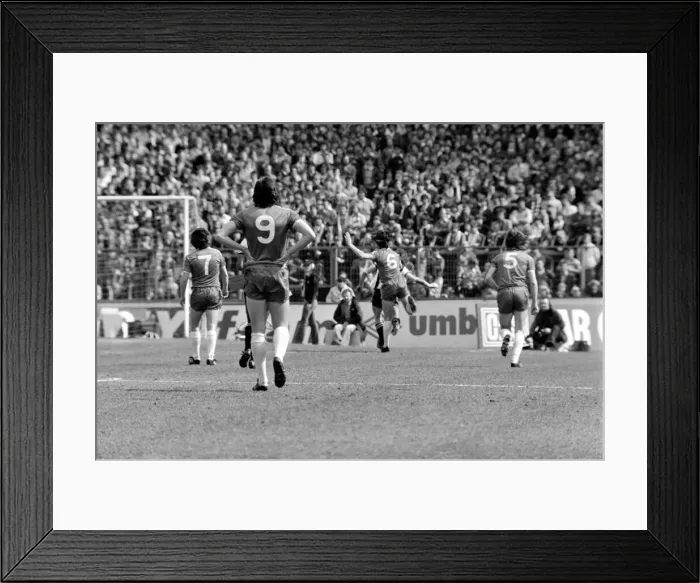 Framed Print : English Division 2 football. Chelsea 1 v. Notts County 0. April 1980 LF03-01-132