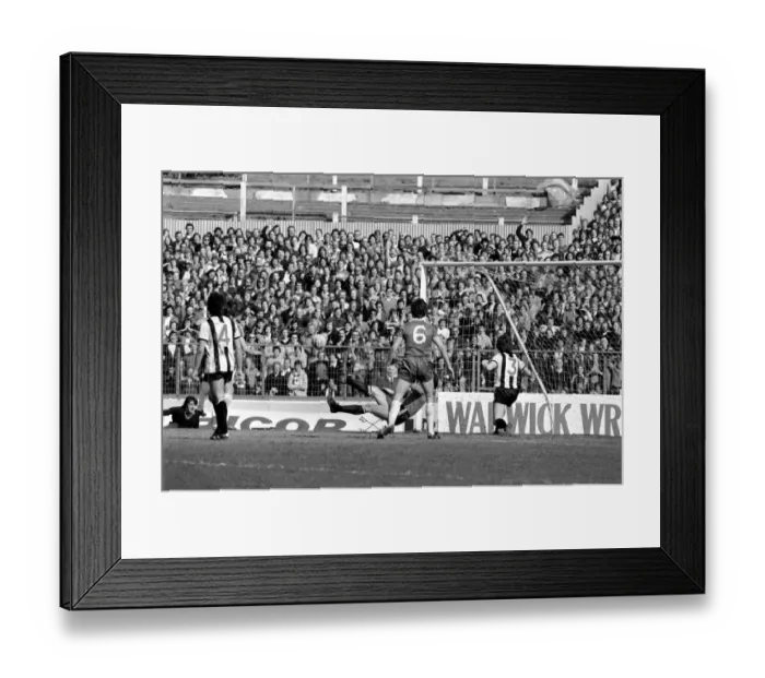 Framed Print : English Division 2 football. Chelsea 1 v. Notts County 0. April 1980 LF03-01-137