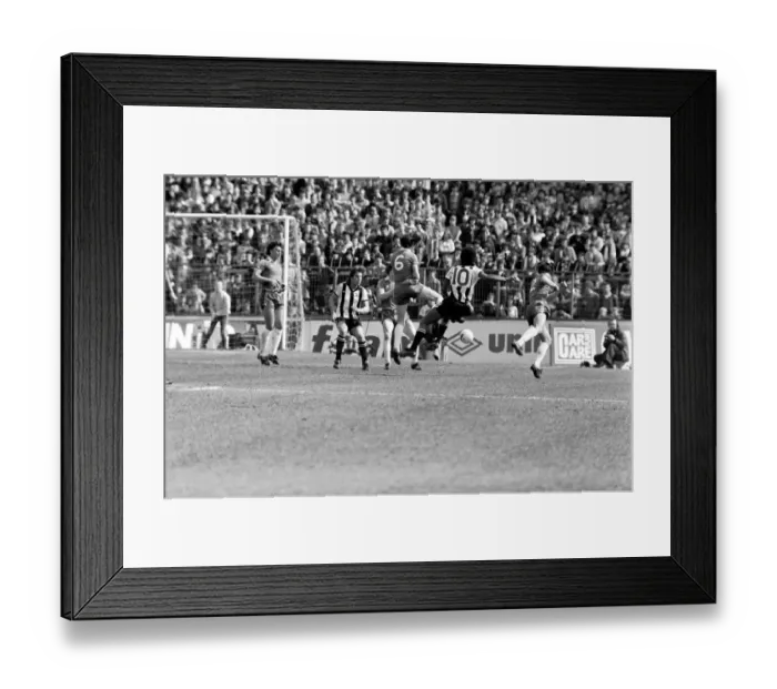 Framed Print : English Division 2 football. Chelsea 1 v. Notts County 0. April 1980 LF03-01-128