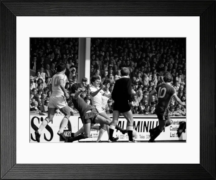 Framed Print : F.A Cup Semi Final - West Ham 1 v. Everton 1. April 1980 LF02-26-113 *** Local Caption Framed Print : F.A Cup Semi Final - West Ham 1 v. Everton 1. April 1980 LF02-26-113 *** Local Caption