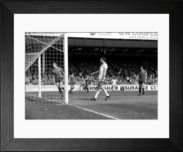 Framed Print : F.A Cup Semi Final - West Ham 1 v. Everton 1. April 1980 LF02-26-142 *** Local Caption Framed Print : F.A Cup Semi Final - West Ham 1 v. Everton 1. April 1980 LF02-26-142 *** Local Caption