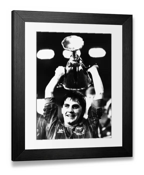 Framed Print : European Cup Winners Cup Final in Gothenburg May 1983 Aberdeen 2 v Real Madrid 1 Framed Print : European Cup Winners Cup Final in Gothenburg May 1983 Aberdeen 2 v Real Madrid 1