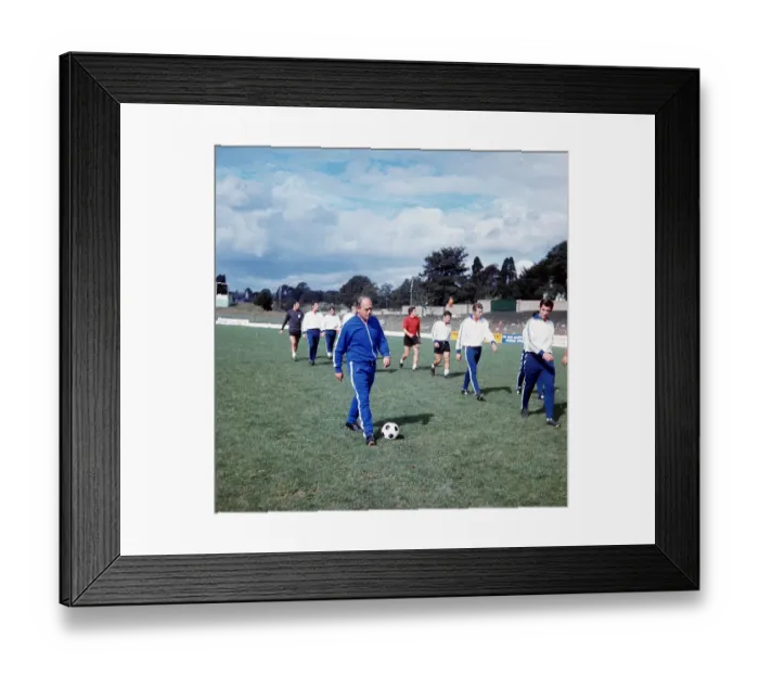 Framed Print : Alfredo Di Stefano with the Valencia team in Cork September 1970