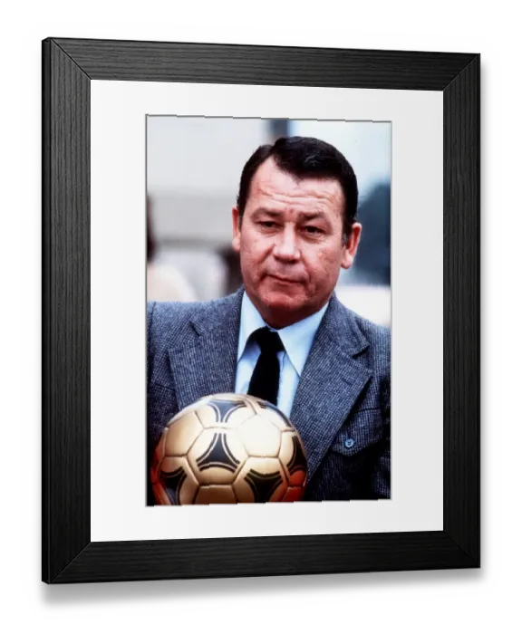 Framed Print : Just Fontaine France football 1978 Framed Print : Just Fontaine France football 1978