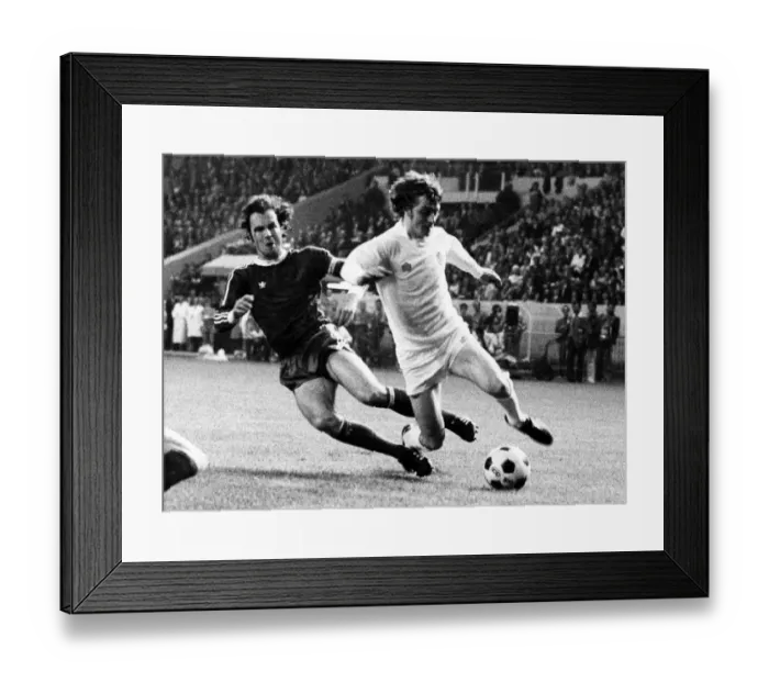 Framed Print : Franz Beckenbauer of Bayern Munich 1975 brings down Allan Clarke but no penalty
