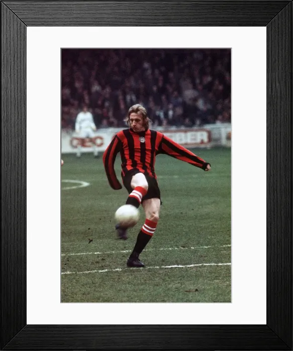 Framed Print : Denis Law footballer Manchester City FC Framed Print : Denis Law footballer Manchester City FC