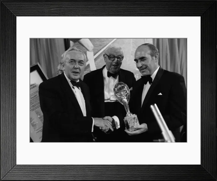 Framed Print : Sir Alf Ramsey holds World Cup at Cafe Royal July 1974 Framed Print : Sir Alf Ramsey holds World Cup at Cafe Royal July 1974