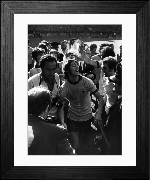 Framed Print : 1971 FA Cup Final at Wembley Stadium May 1971 Arsenal 2 v Liverppol 1 Framed Print : 1971 FA Cup Final at Wembley Stadium May 1971 Arsenal 2 v Liverppol 1