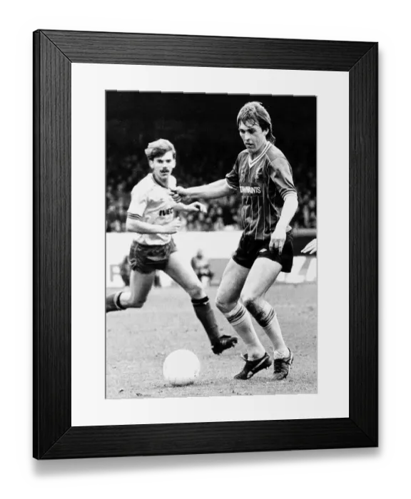 Framed Print : Kenny Dalglish footballer Liverpool FC 1984 Framed Print : Kenny Dalglish footballer Liverpool FC 1984