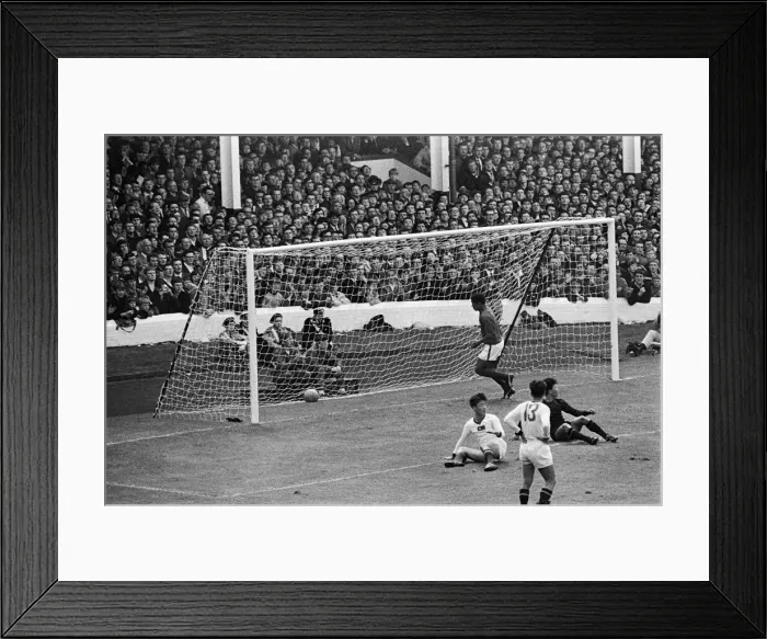 Framed Print : Eusebio scores for Portugal during world cup 1966 against North Korea Framed Print : Eusebio scores for Portugal during world cup 1966 against North Korea