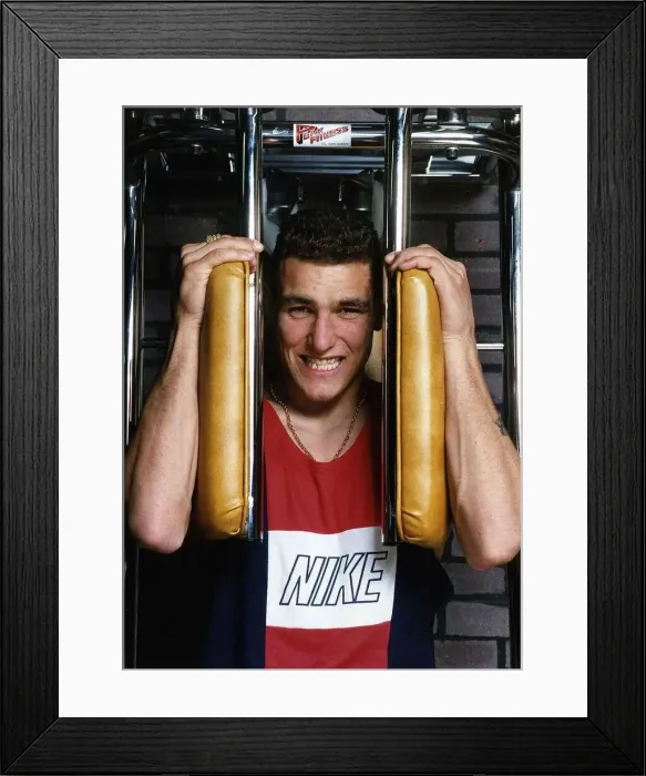 Framed Print : Vinnie Jones Footballer in gym training. February 1989 Framed Print : Vinnie Jones Footballer in gym training. February 1989