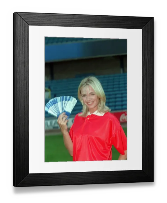 Framed Print : Zoe Ball TV Presenter at Mirror Football Tickets Promotion A©mirrorpix