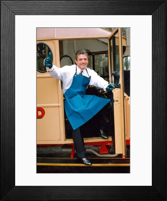 Framed Print : Newcastle United manager Kevin Keegan Framed Print : Newcastle United manager Kevin Keegan