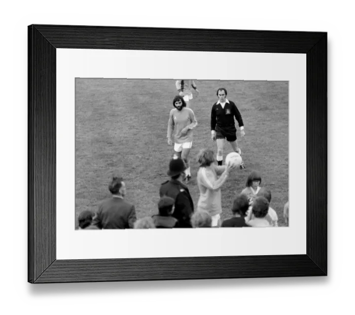 Framed Print : George Best. August 1974 S74-4813-002 Framed Print : George Best. August 1974 S74-4813-002
