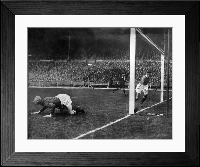 Framed Print : FA Cup Final at Wembley Stadium Bolton Wanderers 2 v Portsmouth 0 Bolton Framed Print : FA Cup Final at Wembley Stadium Bolton Wanderers 2 v Portsmouth 0 Bolton