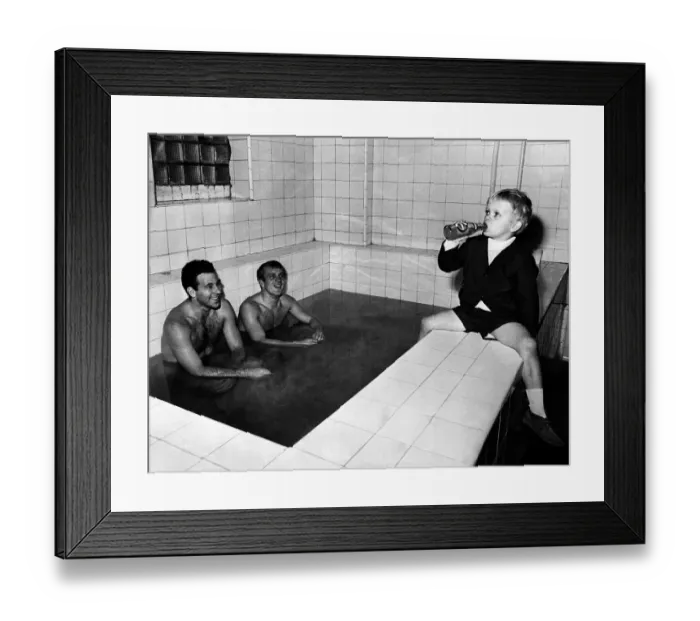 Framed Print : Five year old Gary Lee, son of Manchester CityIs injured wingman Francis Lee Framed Print : Five year old Gary Lee, son of Manchester CityIs injured wingman Francis Lee