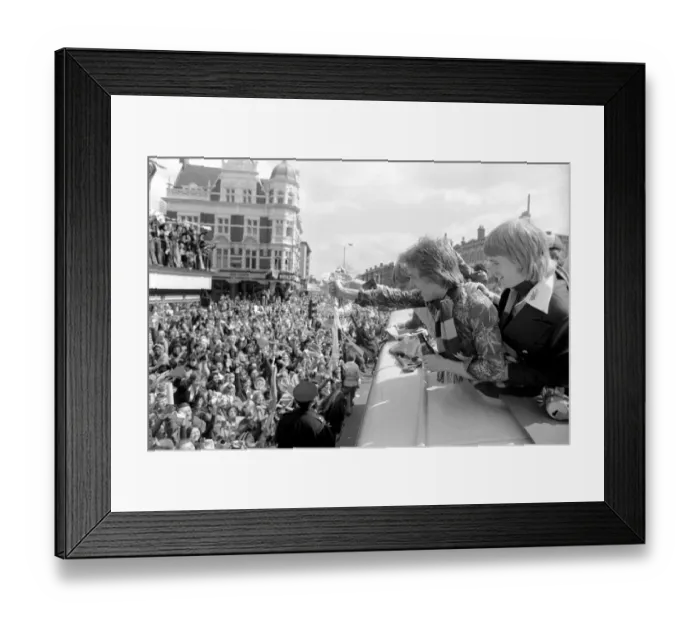 Framed Print : Triumphant West Ham players parade the FA cup trophy to their fans from an open top Framed Print : Triumphant West Ham players parade the FA cup trophy to their fans from an open top