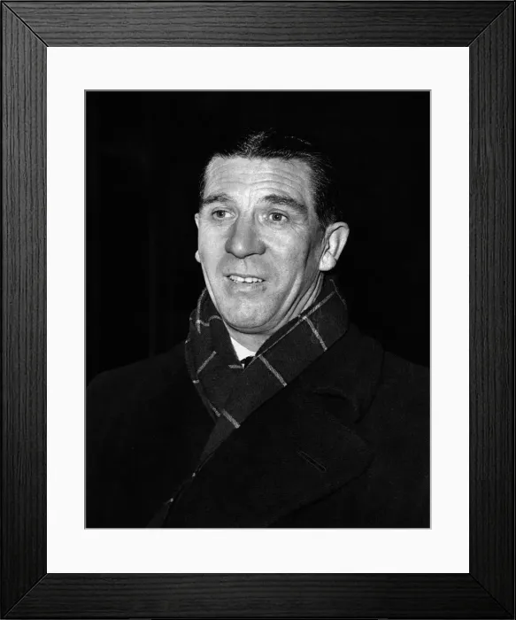 Framed Print : Footballer Ted Drake on his arrival at Kings Cross after his team Chelsea were defeated Framed Print : Footballer Ted Drake on his arrival at Kings Cross after his team Chelsea were defeated