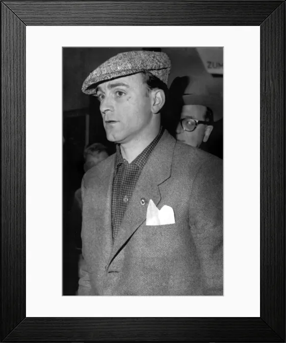 Framed Print : Alfredo di Stefano at Ringway airport in Manchester April 1957 Framed Print : Alfredo di Stefano at Ringway airport in Manchester April 1957