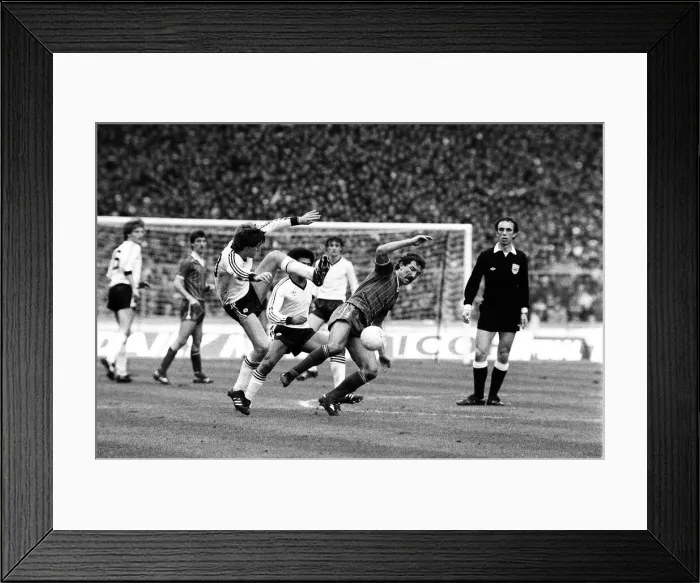 Framed Print : 1983 Milk Cup Final at Wembley Stadium Manchester United 1 v Liverpool 2 Framed Print : 1983 Milk Cup Final at Wembley Stadium Manchester United 1 v Liverpool 2