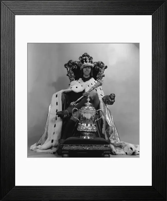 Framed Print : Charlie George sits on the throne as king with FA cup 1972 Framed Print : Charlie George sits on the throne as king with FA cup 1972