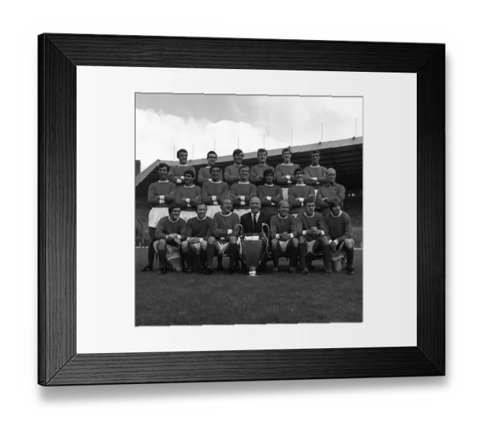 Framed Print : Team group of Manchester United with European Cup 1968 Bill Foulkes John Aston