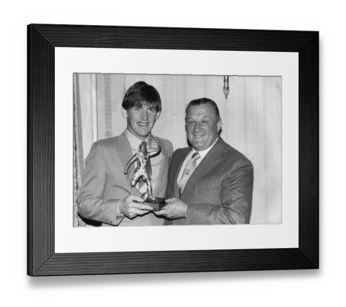Framed Print : Liverpool footballer Kenny Dalglish recieves an award from manager Bob Paisley Framed Print : Liverpool footballer Kenny Dalglish recieves an award from manager Bob Paisley