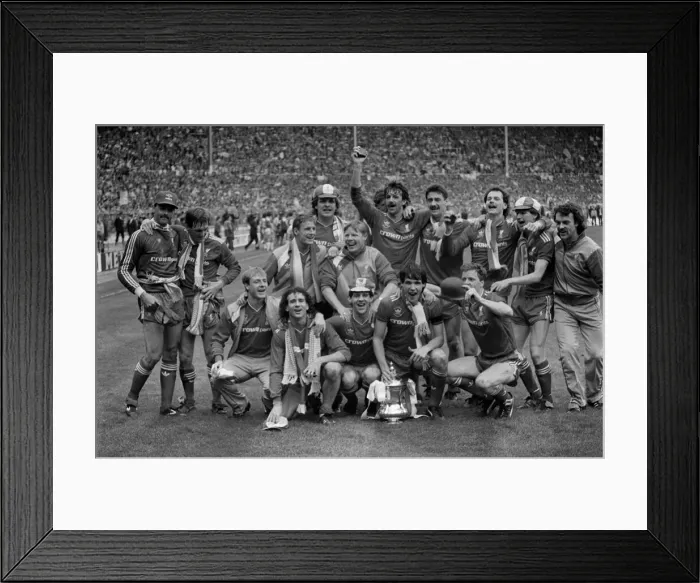 Framed Print : Liverpool FC after winning the FA Cup 1986 Liverpool v Everton at Wembley Framed Print : Liverpool FC after winning the FA Cup 1986 Liverpool v Everton at Wembley