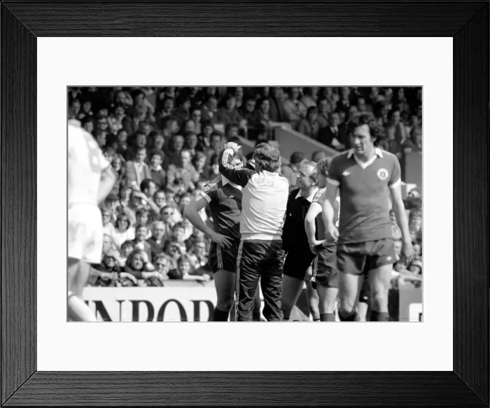 Framed Print : F.A Cup Semi Final - West Ham 1 v. Everton 1. April 1980 LF02-26-076 *** Local Caption Framed Print : F.A Cup Semi Final - West Ham 1 v. Everton 1. April 1980 LF02-26-076 *** Local Caption