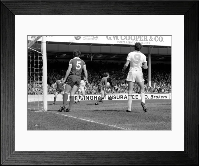 Framed Print : F.A Cup Semi Final - West Ham 1 v. Everton 1. April 1980 LF02-26-031 *** Local Caption Framed Print : F.A Cup Semi Final - West Ham 1 v. Everton 1. April 1980 LF02-26-031 *** Local Caption