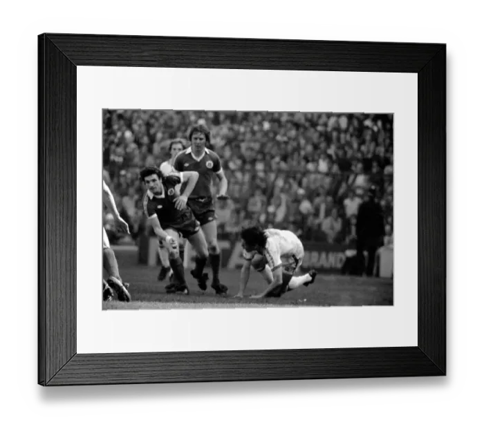 Framed Print : F.A Cup Semi Final - West Ham 1 v. Everton 1. April 1980 LF02-26-108 *** Local Caption Framed Print : F.A Cup Semi Final - West Ham 1 v. Everton 1. April 1980 LF02-26-108 *** Local Caption