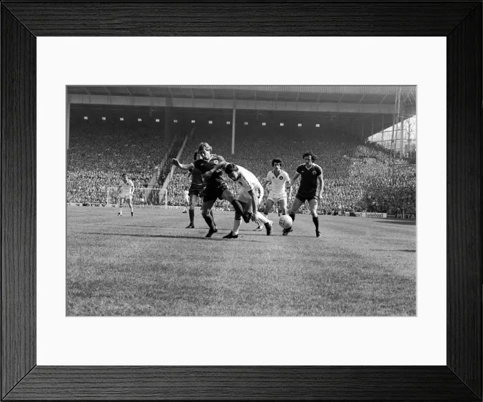 Framed Print : F.A Cup Semi Final - West Ham 1 v. Everton 1. April 1980 LF02-26-081 *** Local Caption Framed Print : F.A Cup Semi Final - West Ham 1 v. Everton 1. April 1980 LF02-26-081 *** Local Caption