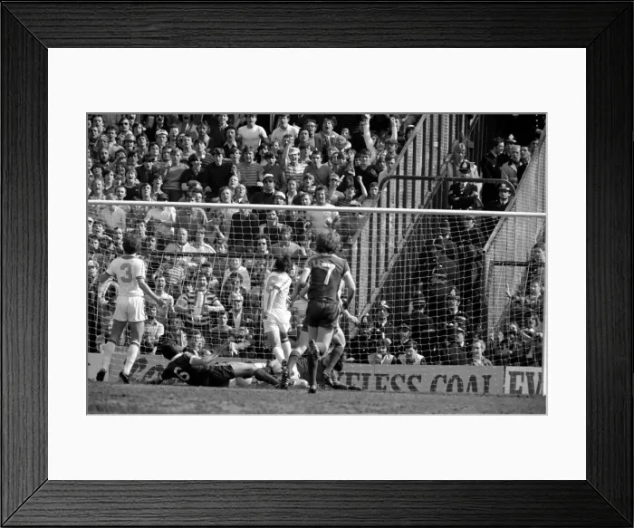 Framed Print : F.A Cup Semi Final - West Ham 1 v. Everton 1. April 1980 LF02-26-071 *** Local Caption