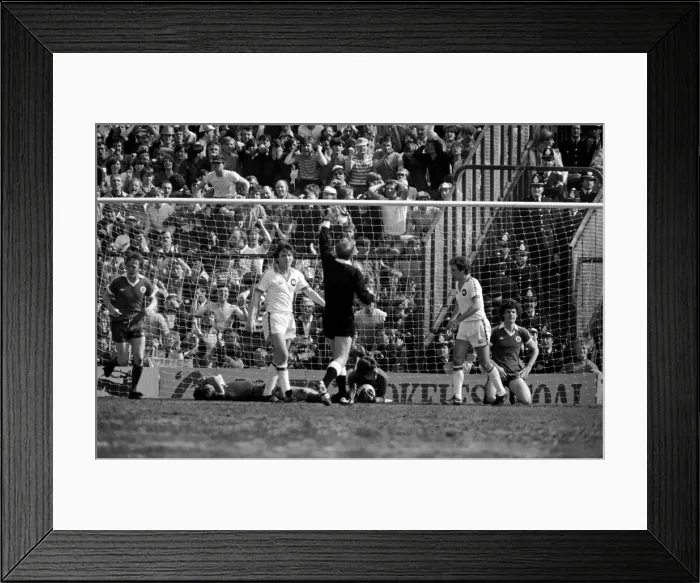 Framed Print : F.A Cup Semi Final - West Ham 1 v. Everton 1. April 1980 LF02-26-106 *** Local Caption Framed Print : F.A Cup Semi Final - West Ham 1 v. Everton 1. April 1980 LF02-26-106 *** Local Caption