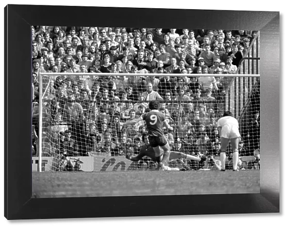 F. A Cup Semi Final - West Ham 1 v. Everton 1. April 1980 LF02-26-051