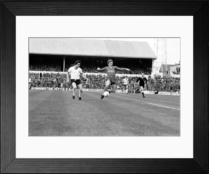Framed Print : Tottenham Hotspur 2 v. Liverpool 0. March 1980 LF02-18-039 Local Caption Division