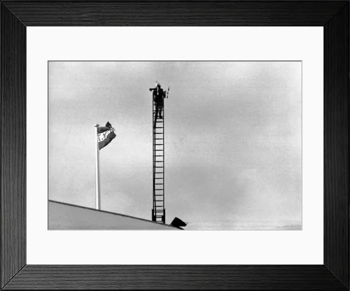Framed Print : Tottenham Hotspur 2 v. Liverpool 0. March 1980 LF02-18-077 Local Caption Division Framed Print : Tottenham Hotspur 2 v. Liverpool 0. March 1980 LF02-18-077 Local Caption Division