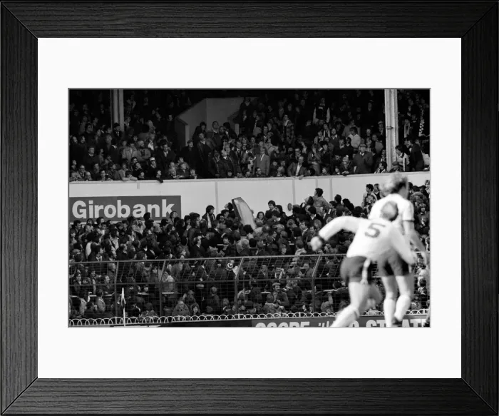 Framed Print : Tottenham Hotspur 2 v. Liverpool 0. March 1980 LF02-18-013 Local Caption Division Framed Print : Tottenham Hotspur 2 v. Liverpool 0. March 1980 LF02-18-013 Local Caption Division