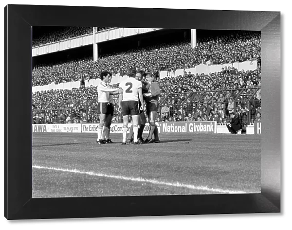 Tottenham Hotspur 2 v. Liverpool 0. March 1980 LF02-18-126 Local Caption Division