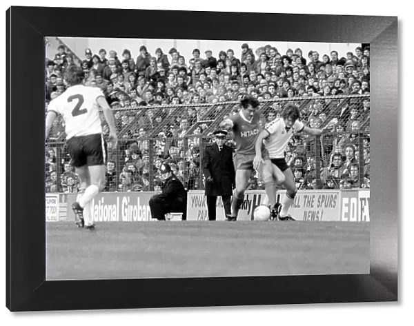 Tottenham Hotspur 2 v. Liverpool 0. March 1980 LF02-18-098 Local Caption Division