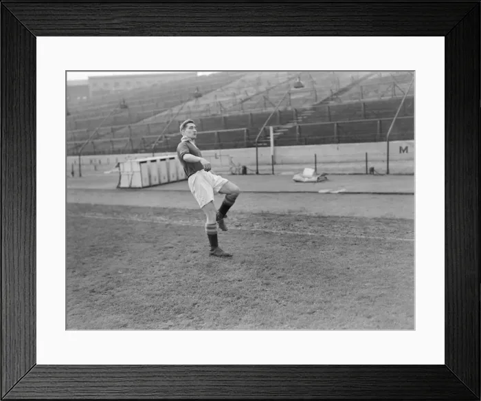 Framed Print : Football Roy Bentley of Chelsea, seen here training. 1 / 1 / 1951 B316 / 5 Framed Print : Football Roy Bentley of Chelsea, seen here training. 1 / 1 / 1951 B316 / 5