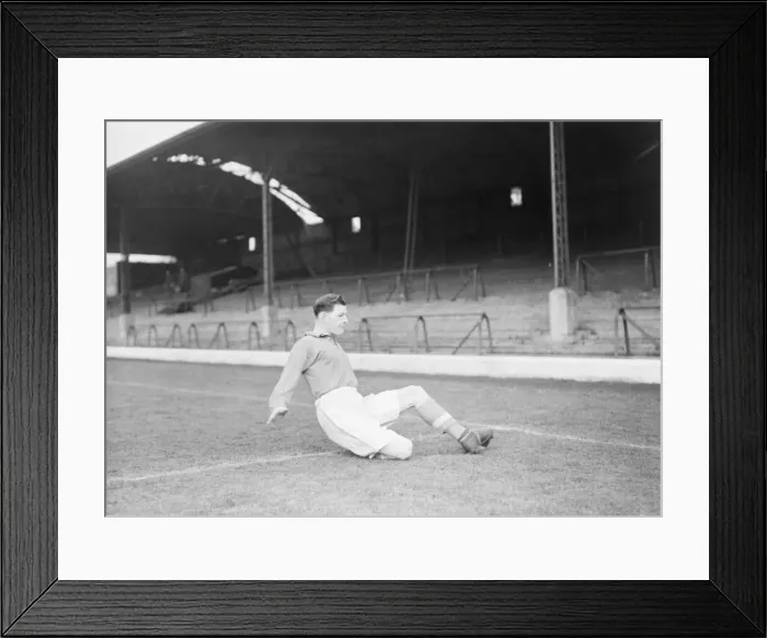 Framed Print : Football Eddie Spicer of Liverpool seen here training. 1 / 1 / 1951 B315 / 3 Framed Print : Football Eddie Spicer of Liverpool seen here training. 1 / 1 / 1951 B315 / 3