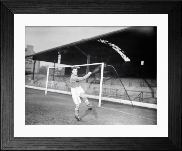 Framed Print : Football Eddie Spicer of Liverpool seen here training. 1 / 1 / 1951 B315 / 1 Framed Print : Football Eddie Spicer of Liverpool seen here training. 1 / 1 / 1951 B315 / 1