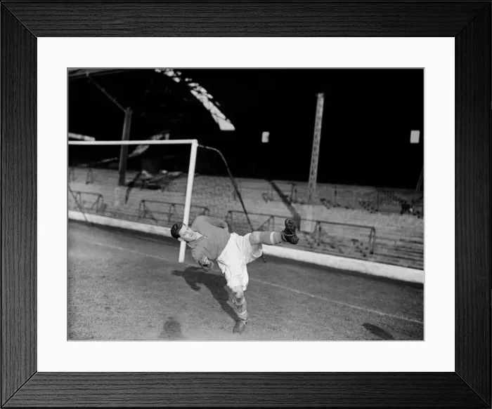 Framed Print : Football Eddie Spicer of Liverpool seen here training. 1  /  1  /  1951 B315  /  2