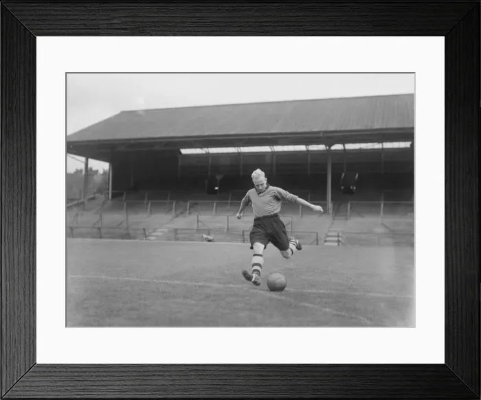 Framed Print : Football Wolverhampton Wanderers 1951 Billy Wright Wolves Framed Print : Football Wolverhampton Wanderers 1951 Billy Wright Wolves