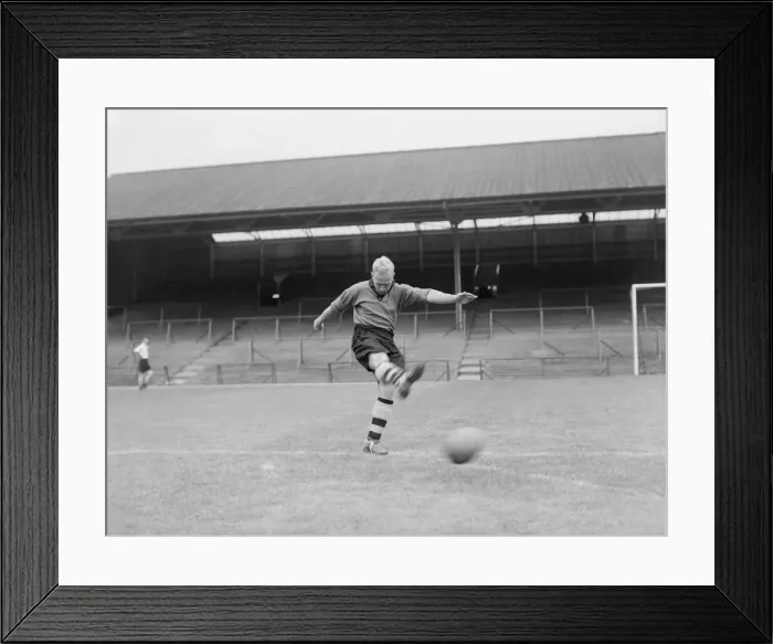 Framed Print : Football Wolverhampton Wanderers 1951 Billy Wright Wolves Framed Print : Football Wolverhampton Wanderers 1951 Billy Wright Wolves